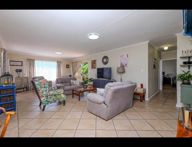 3 BEDROOM TOWNHOUSE FOR SALE IN AMOROSA